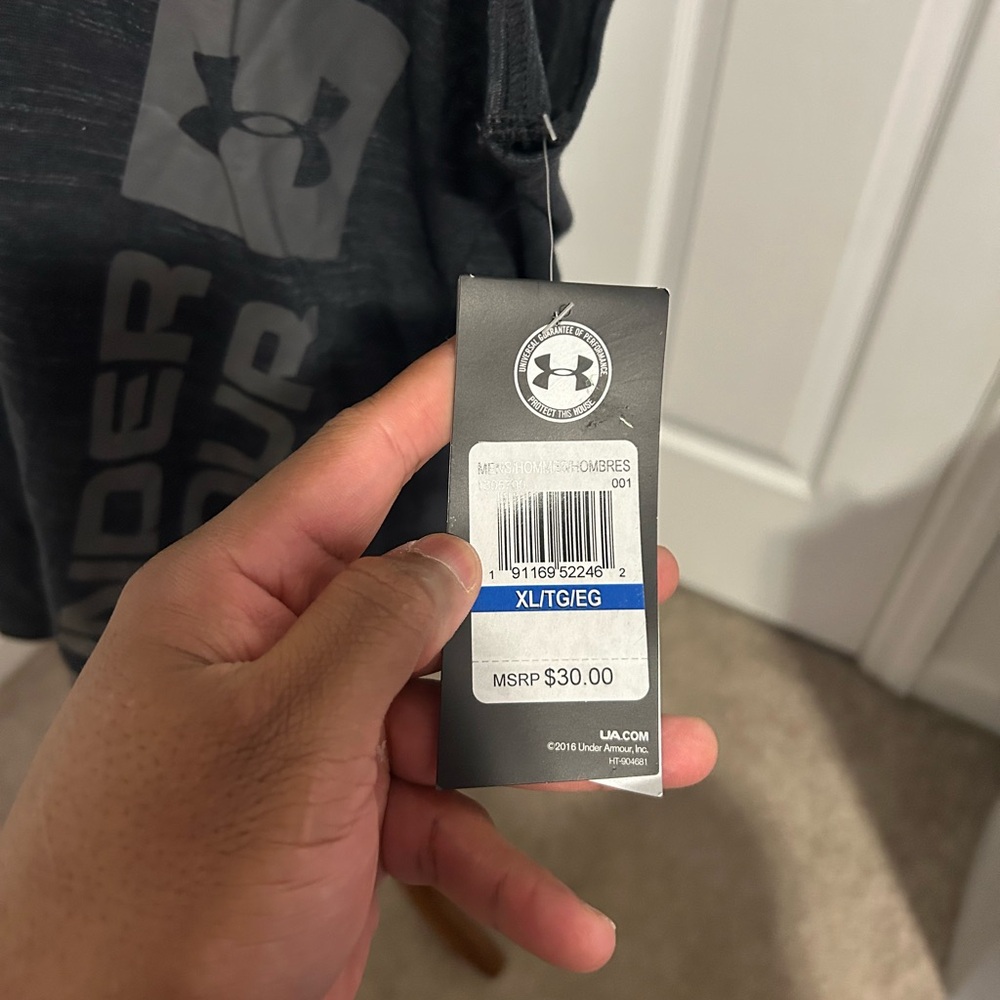 Under Armour Charcoal Sleeveless Tank - Picture 2 of 3
